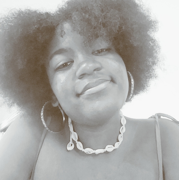 Meet your Posher, Christiana - Picture 2 of 2